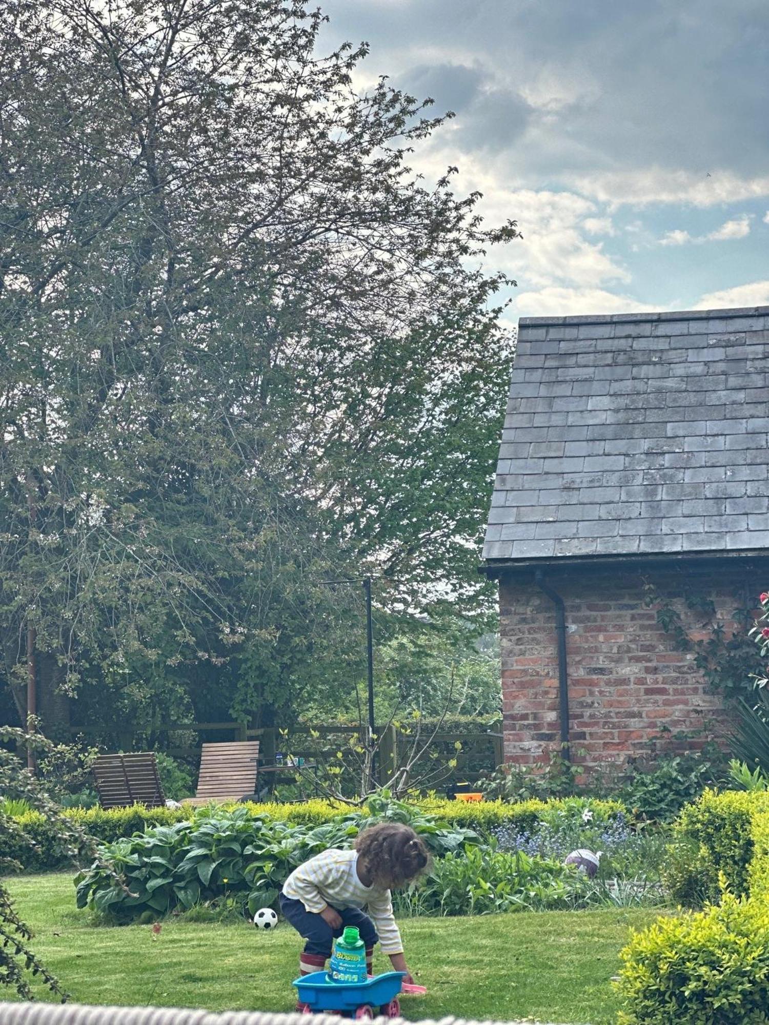 The Guesthouse At Old Vicarage タルボリー エクステリア 写真